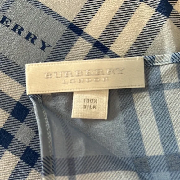Burberry silk scarf - Picture 5 of 9